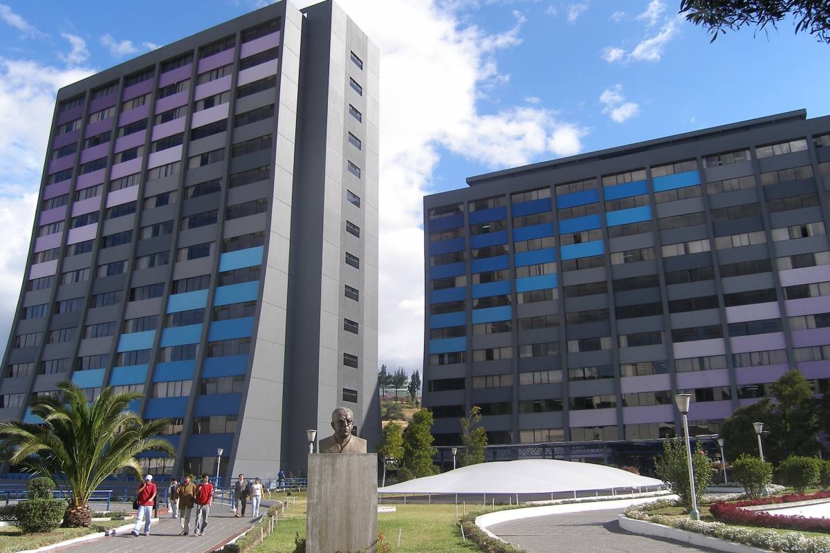 Pontificia Universidad Católica del Ecuador